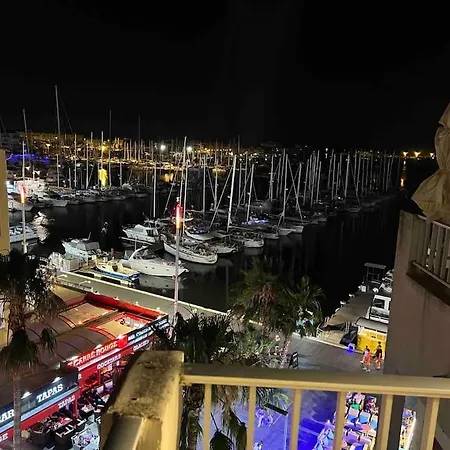 Studio Avec Vue Magnifique Sur La Centre Port!